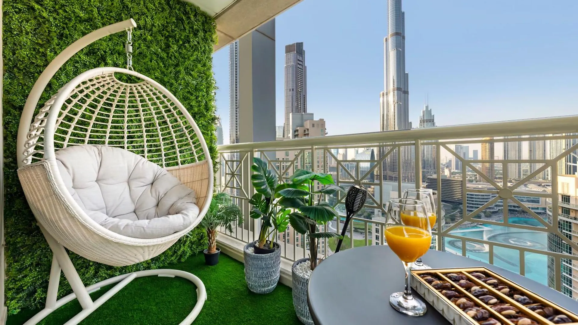 Appartamento Lavish 2 Bedroom I Burj Khalifa & Fountain Views I Free Gym, Pool, Parking, Wi-Fi And Ps5 I By Skyline Serenity Dubai