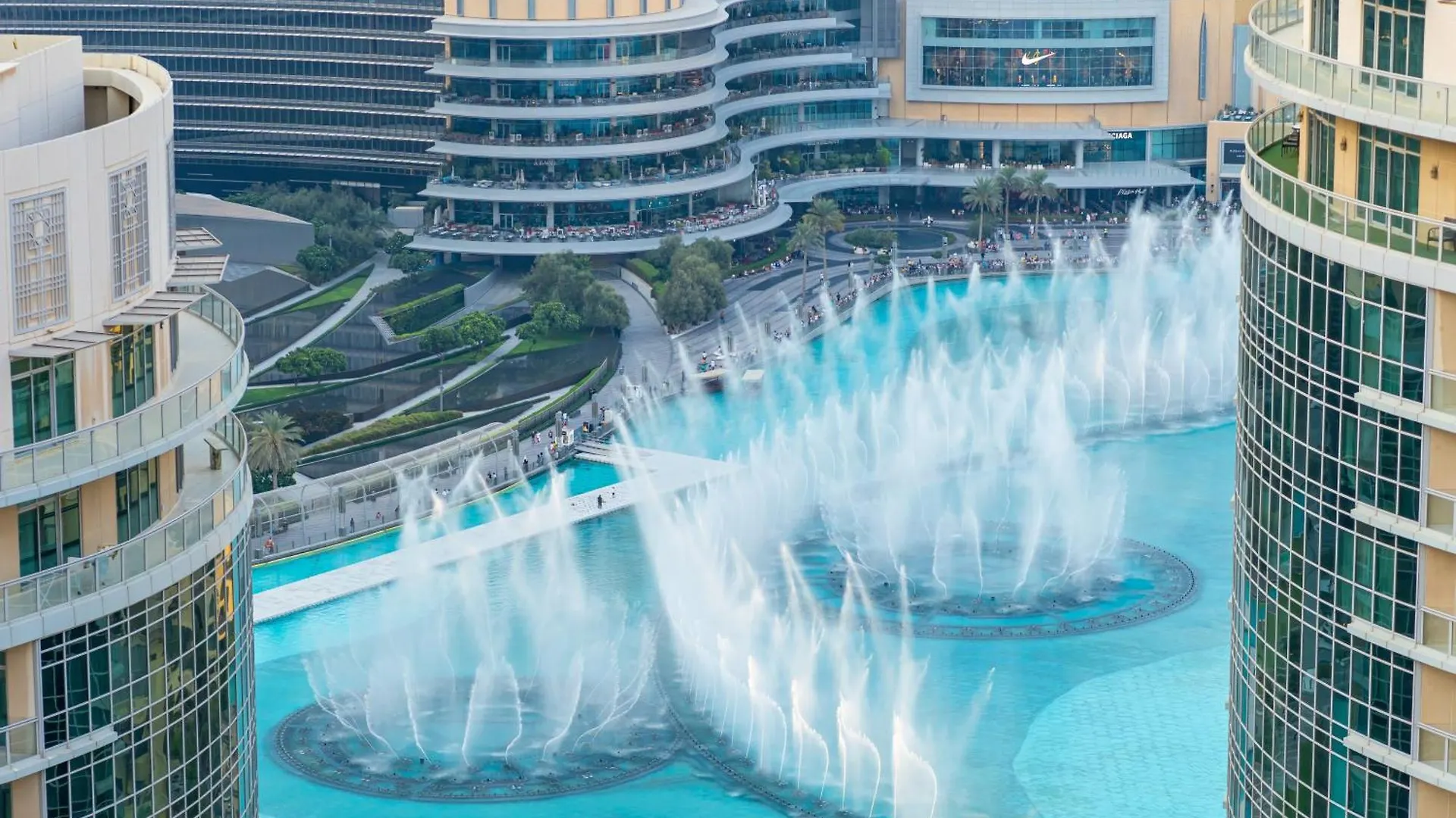 Lavish 2 Bedroom I Burj Khalifa & Fountain Views I Free Gym, Pool, Parking, Wi-Fi And Ps5 I By Skyline Serenity Dubai 0*,  Emirati Arabi Uniti