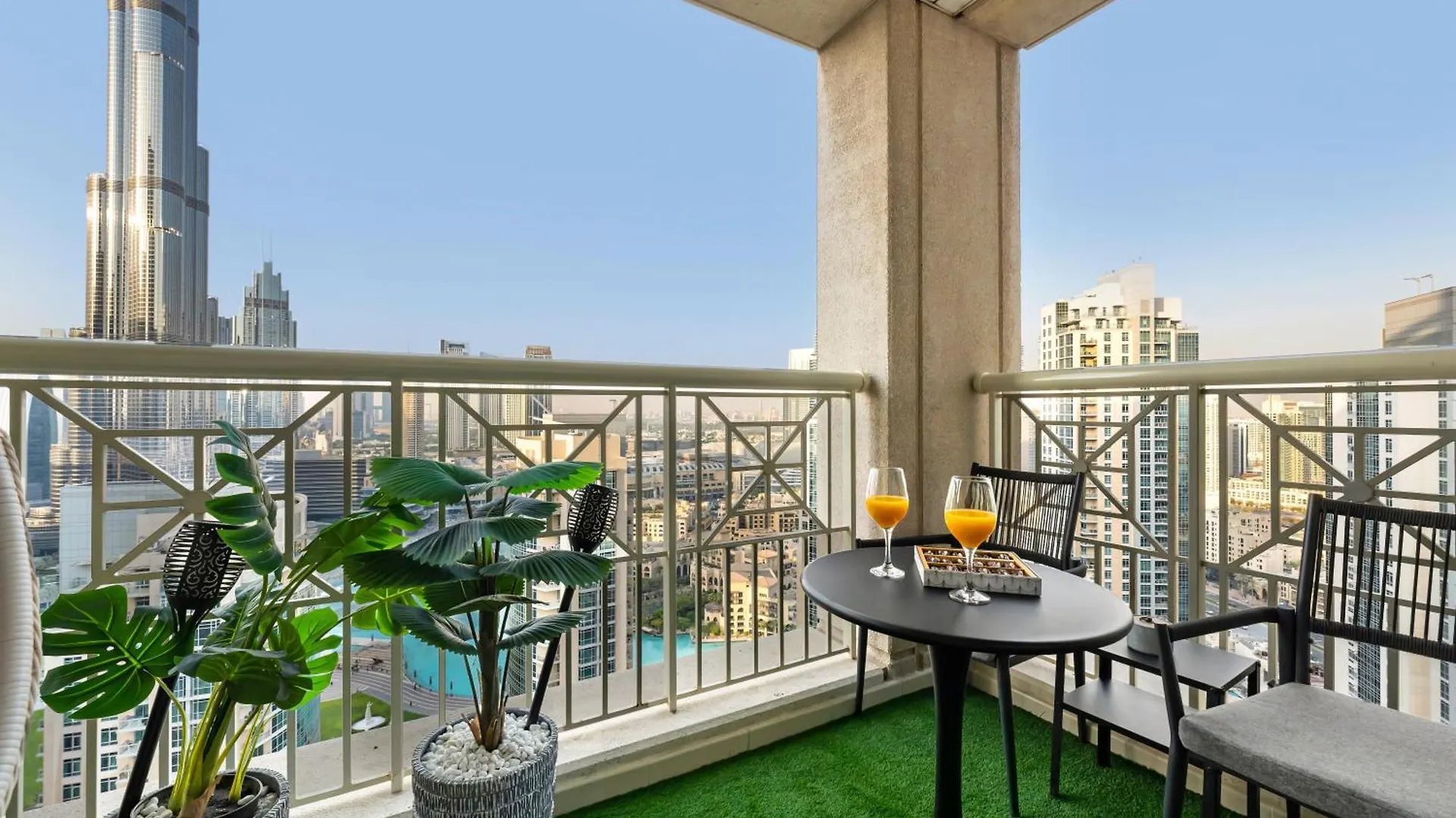 Lavish 2 Bedroom I Burj Khalifa & Fountain Views I Free Gym, Pool, Parking, Wi-Fi And Ps5 I By Skyline Serenity Dubai Emirati Arabi Uniti