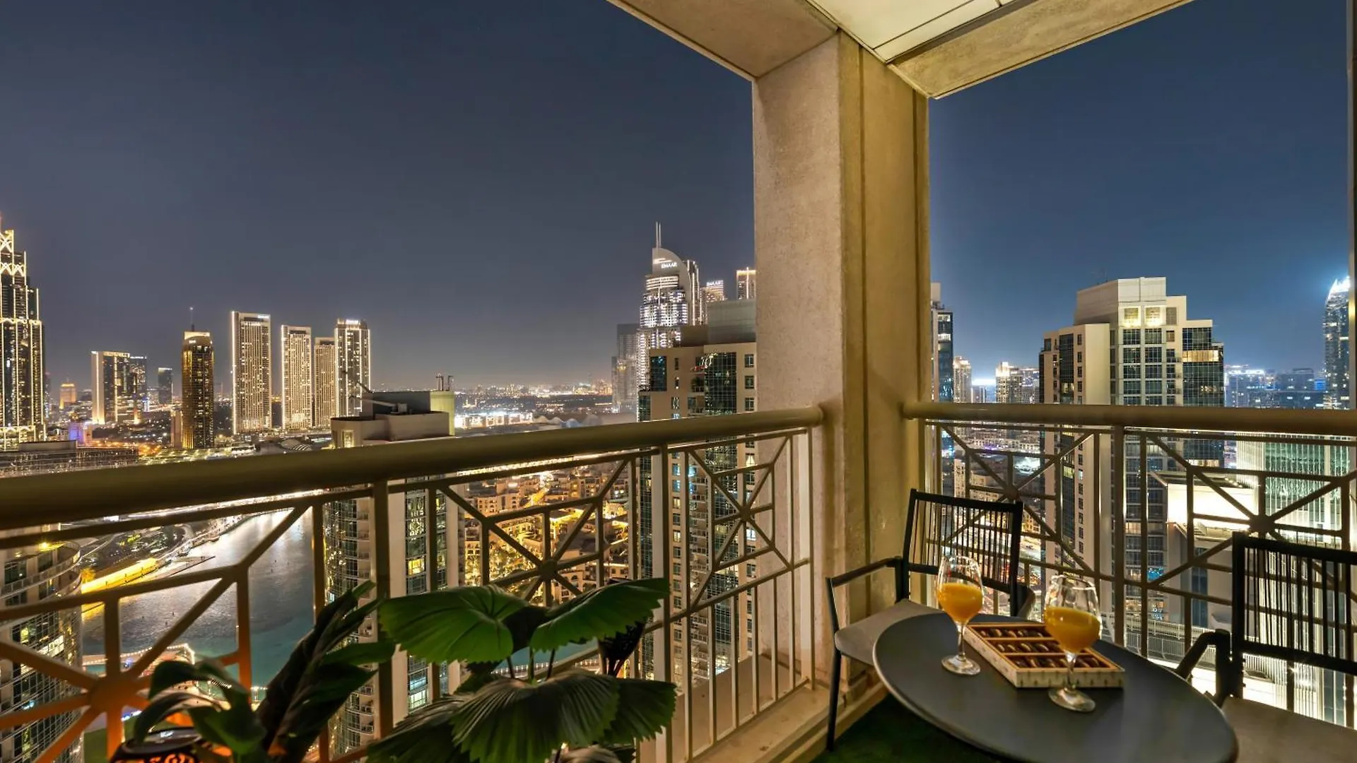 Appartamento Lavish 2 Bedroom I Burj Khalifa & Fountain Views I Free Gym, Pool, Parking, Wi-Fi And Ps5 I By Skyline Serenity Dubai Emirati Arabi Uniti