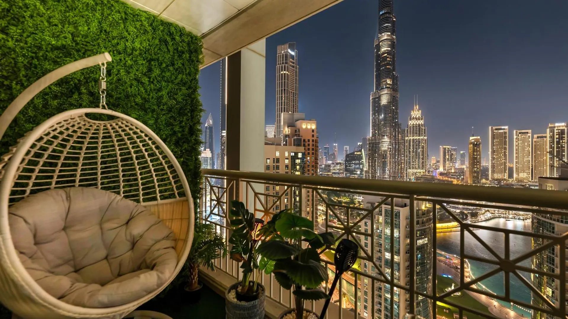 Lavish 2 Bedroom I Burj Khalifa & Fountain Views I Free Gym, Pool, Parking, Wi-Fi And Ps5 I By Skyline Serenity Dubai