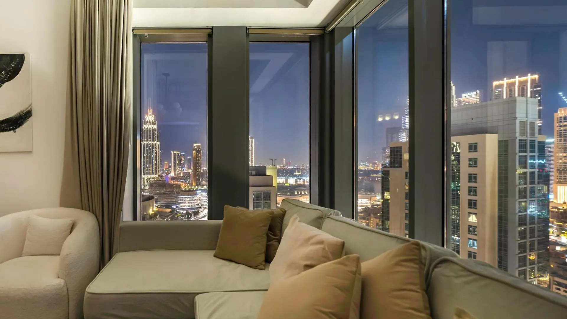 Appartamento Lavish 2 Bedroom I Burj Khalifa & Fountain Views I Free Gym, Pool, Parking, Wi-Fi And Ps5 I By Skyline Serenity Dubai