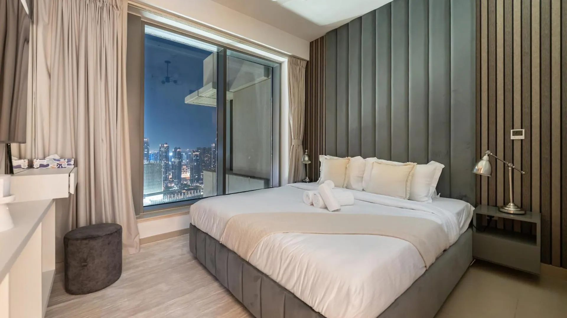 Lavish 2 Bedroom I Burj Khalifa & Fountain Views I Free Gym, Pool, Parking, Wi-Fi And Ps5 I By Skyline Serenity Dubai Appartamento