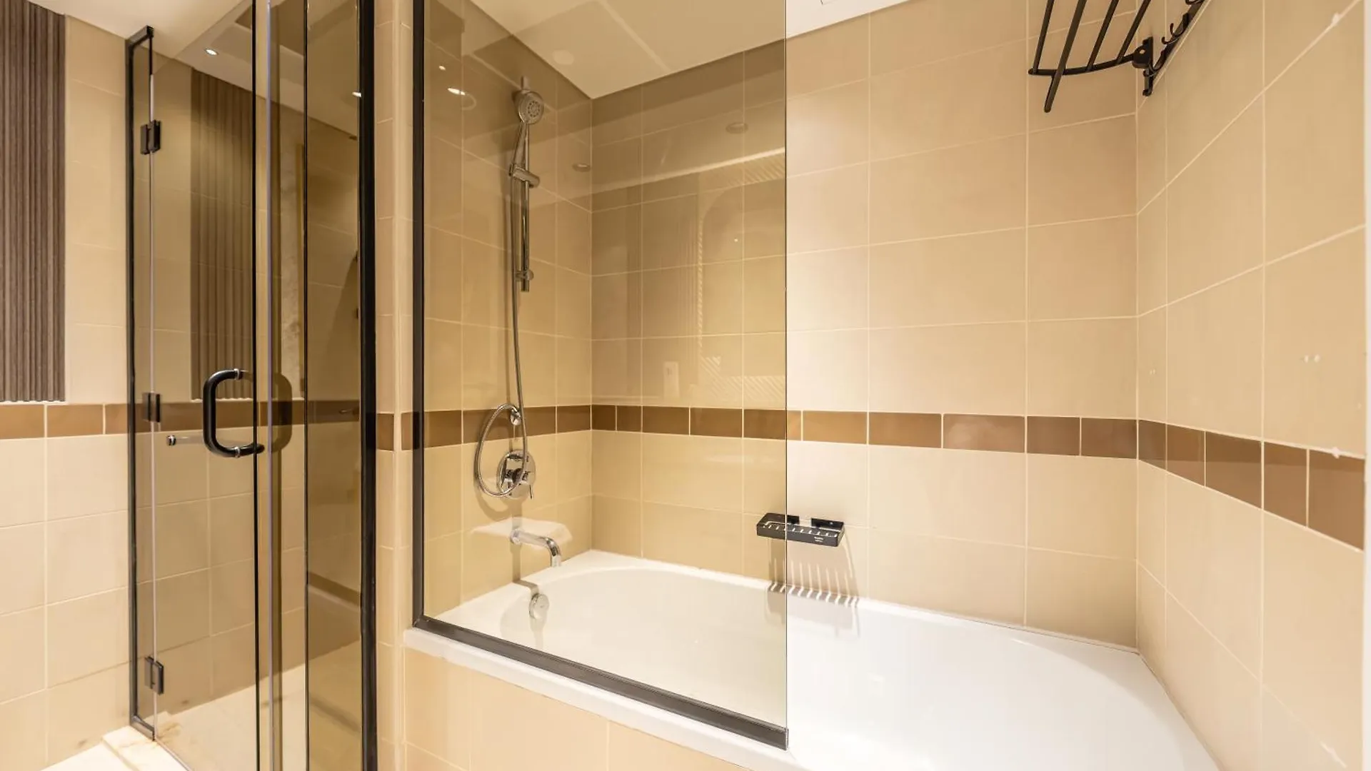 Appartamento Lavish 2 Bedroom I Burj Khalifa & Fountain Views I Free Gym, Pool, Parking, Wi-Fi And Ps5 I By Skyline Serenity Dubai Emirati Arabi Uniti